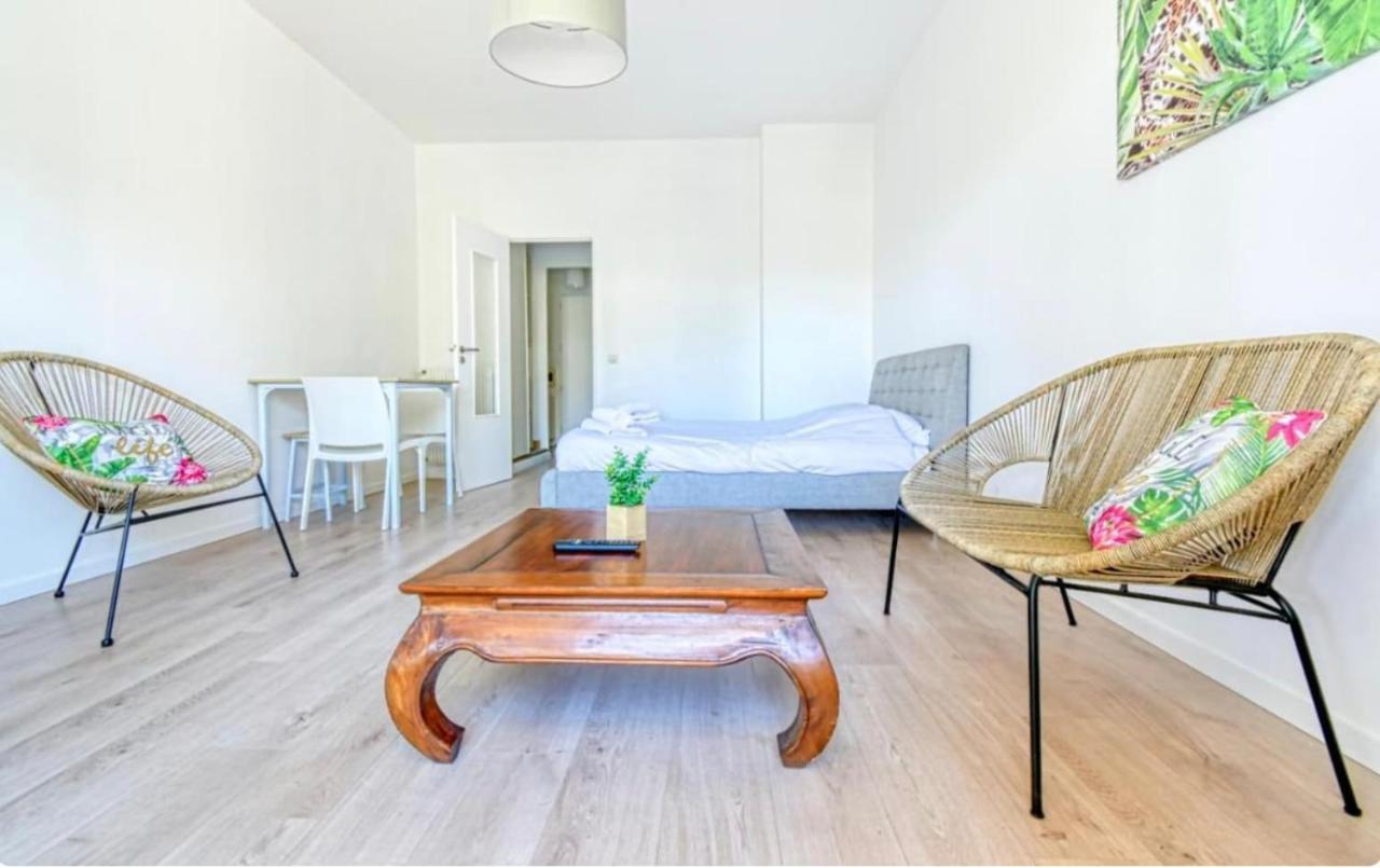 Superbe Studio Lumineux Sur Cannes Avec Terrasse ! A Quelques Minutes De La Celebre Rue D'Antibes ! Kültér fotó
