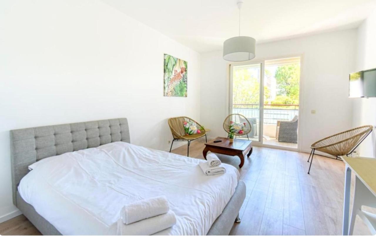 Superbe Studio Lumineux Sur Cannes Avec Terrasse ! A Quelques Minutes De La Celebre Rue D'Antibes ! Kültér fotó